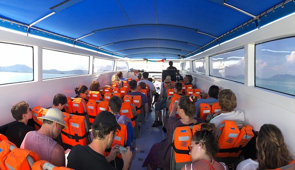 Phuket ve Koh Phi Phi Arasında Feribot Transferi
